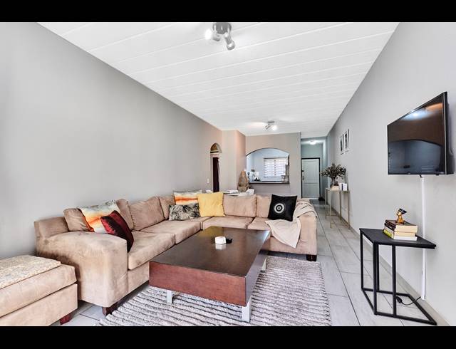 2 BEDROOM APARTMENT SOLD IN CRAIGHALL PARK